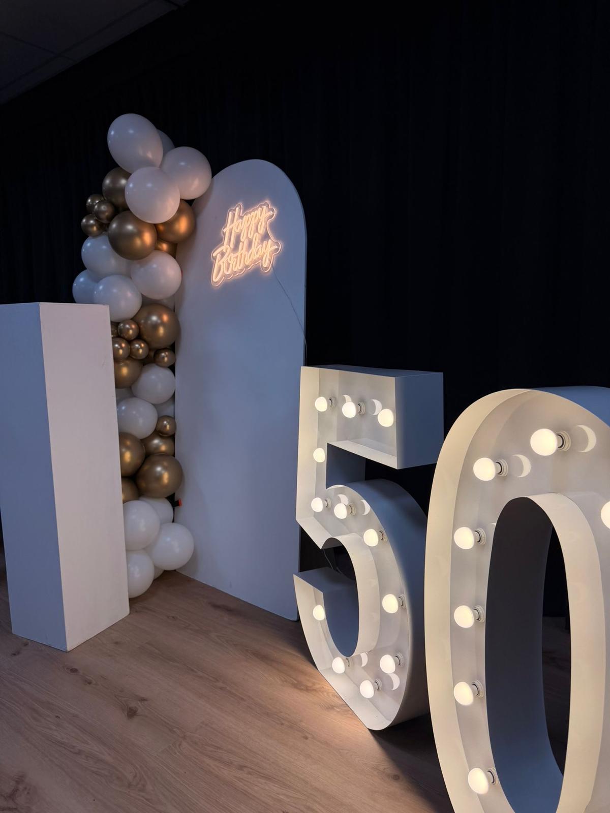 50 — goud & wit