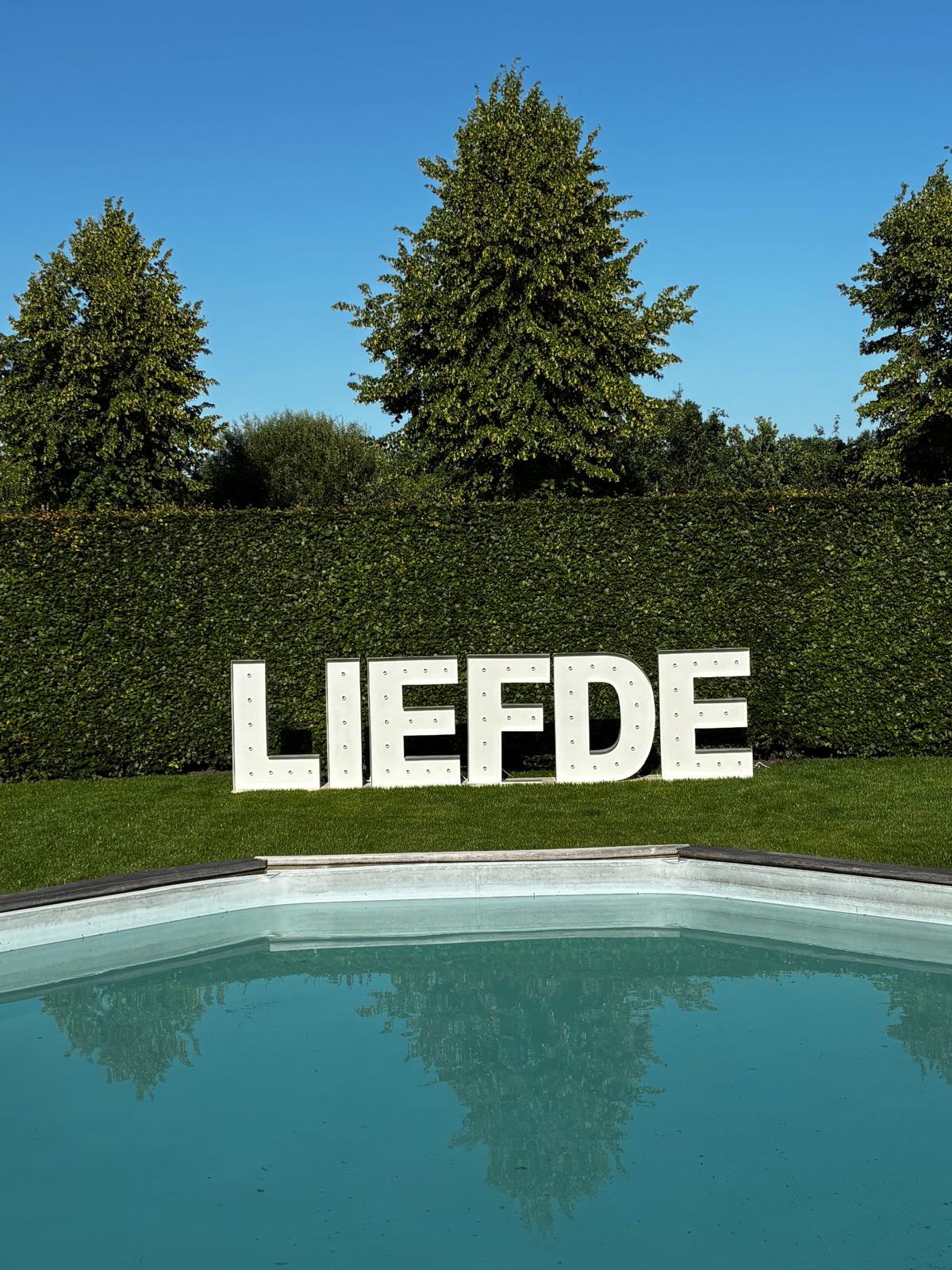 LIEFDE — ceremonie